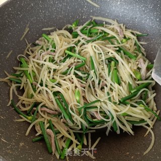 韭菜苔炒土豆丝的做法步骤：18