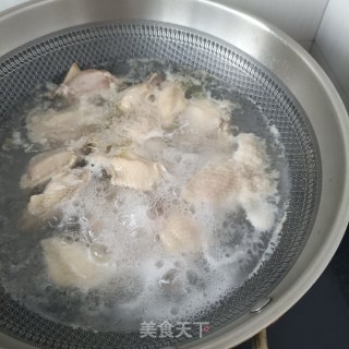 土豆烧翅中的做法步骤：3
