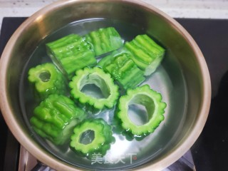 苦瓜酿馅儿的做法步骤：4
