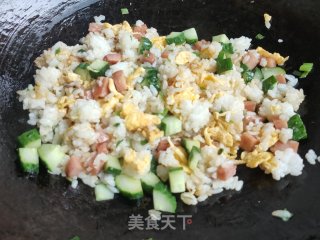 香肠鸡蛋炒饭的做法步骤：12