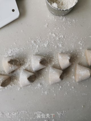 豆腐韭菜全麦包子的做法步骤：8
