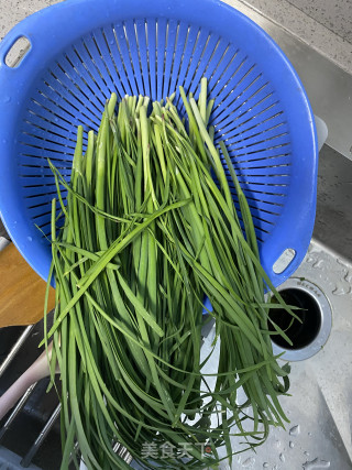 儿时美味韭菜盒子的做法步骤：2