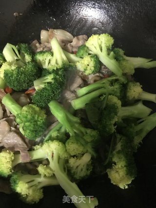 西兰花炒肉片的做法步骤：6