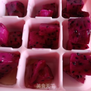 花酿龙果冰气泡水的做法步骤：6