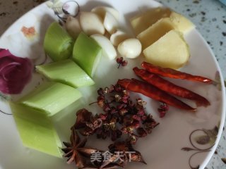 红烧鲫鱼的做法步骤：4