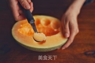 蜜瓜芋圆乳酸饮的做法步骤：2