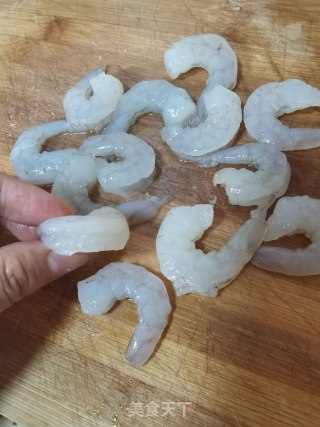 虾仁炒鸡蛋的做法步骤：1