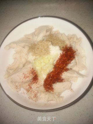 香菜拌鸡胸肉的做法步骤：4