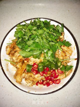 香菜拌鸡胸肉的做法步骤：12