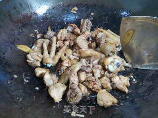 木耳蒸鸡的做法步骤：2