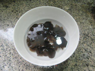 黑木耳拌淡菜的做法步骤：4