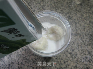 香蕉牛奶的做法步骤：3