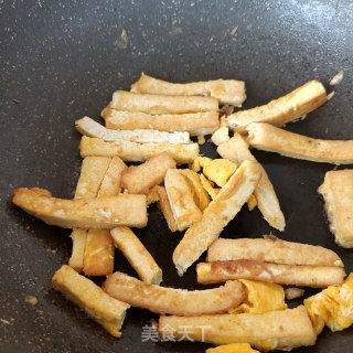 蟹味菇炒豆腐的做法步骤：11