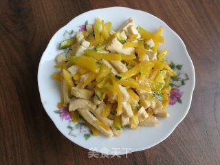 鸡蛋秋葵拌火龙果面条的做法步骤：5