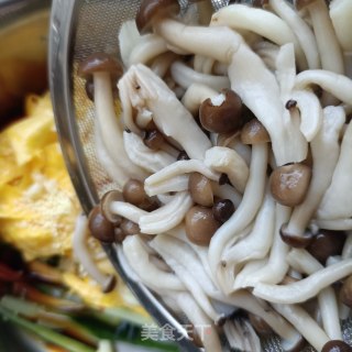 “凉拌菜”蛋皮拌蟹味菇的做法步骤：15