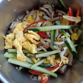 “凉拌菜”蛋皮拌蟹味菇的做法步骤：16