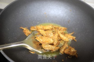 黄瓜炒虾仁&炸虾头的做法步骤：9