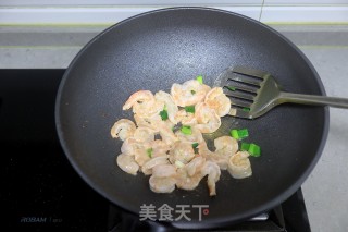 黄瓜炒虾仁&炸虾头的做法步骤：11