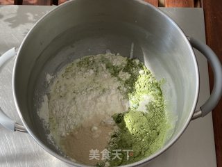 Q萌可爱的香兰叶牛奶卷，香味独特巨好吃！的做法步骤：2