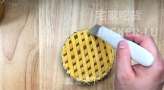 美味苹果酱派，一口下去，酥脆派皮，酸酸甜甜的果酱，超赞！的做法步骤：16