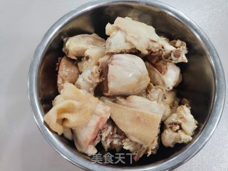 家常三杯鸡的做法步骤：2