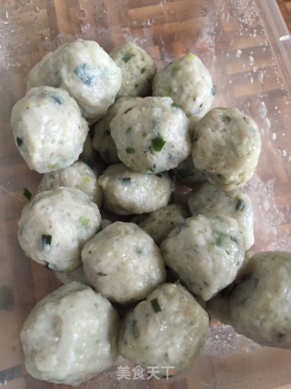 丝瓜竹荪鲮鱼丸汤的做法步骤：2