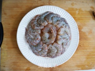 清蒸蒜蓉粉丝虾的做法步骤：11