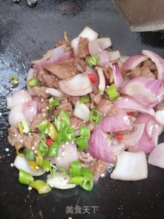 洋葱炒牛肉的做法步骤：6