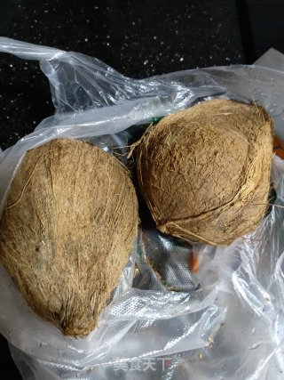 椰子鸡汤的做法步骤：1