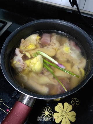 椰子鸡汤的做法步骤：3
