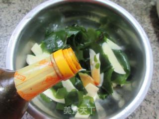 裙带菜拌茭白的做法步骤：8