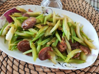 腊肠炒芹菜的做法步骤：12