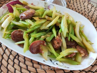 腊肠炒芹菜的做法步骤：14