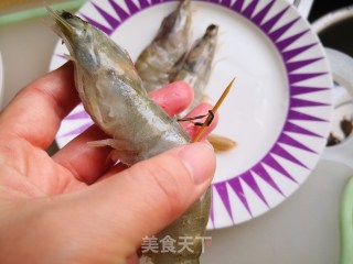 鲜美无比的海鲜汤的做法步骤：2