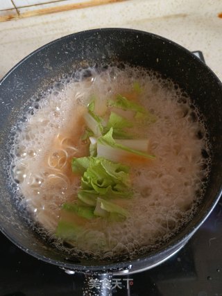 滑肉面的做法步骤：3