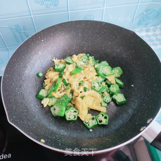 秋葵炒鸡蛋的做法步骤：8