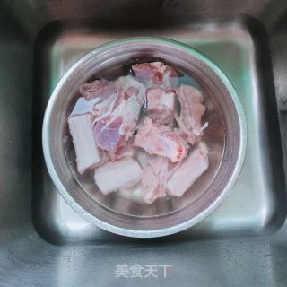 家常烧排骨的做法步骤：1