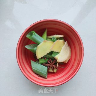 鸡块烧土豆的做法步骤：3