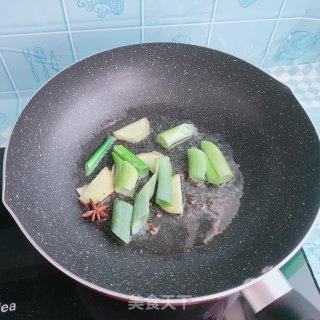 鸡块烧土豆的做法步骤：4