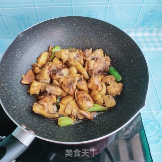 鸡块烧土豆的做法步骤：7