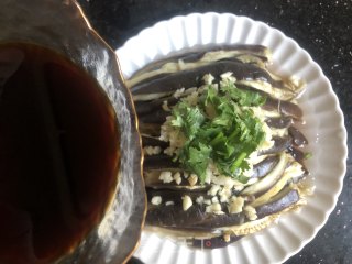 凉拌手撕茄子的做法步骤：9