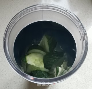 黄瓜汁凉粉的做法步骤：2