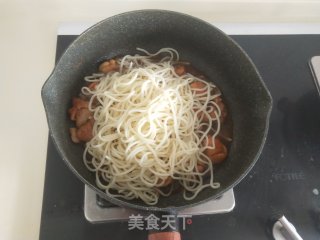 照烧鸡肉炒面的做法步骤：7