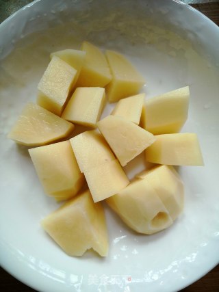 土豆炖豆角的做法步骤：2