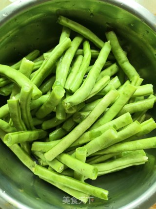 土豆炖豆角的做法步骤：3