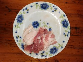 西兰花炒青椒。的做法步骤：1