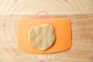 人间小美味，凤梨and豆沙广式月饼！表皮油亮，新手零失败！的做法步骤：7
