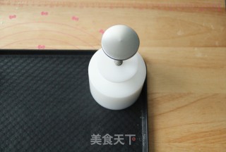 人间小美味，凤梨and豆沙广式月饼！表皮油亮，新手零失败！的做法步骤：11