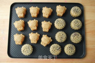 人间小美味，凤梨and豆沙广式月饼！表皮油亮，新手零失败！的做法步骤：13