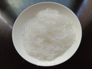 凉拌粉丝的做法步骤：1